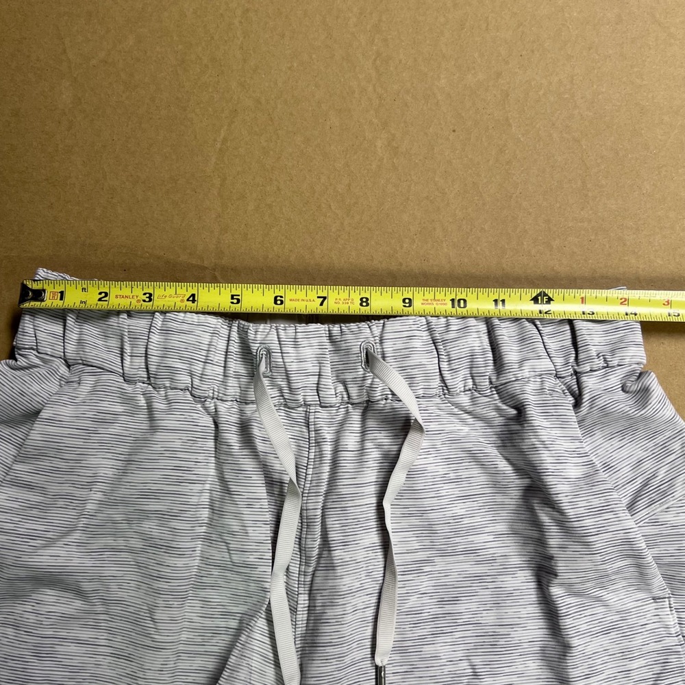 Lululemon On The Fly Shorts 2.5" 6 Striped ‎ Athletic Workout Athleisure Gym - Picture 5 of 7